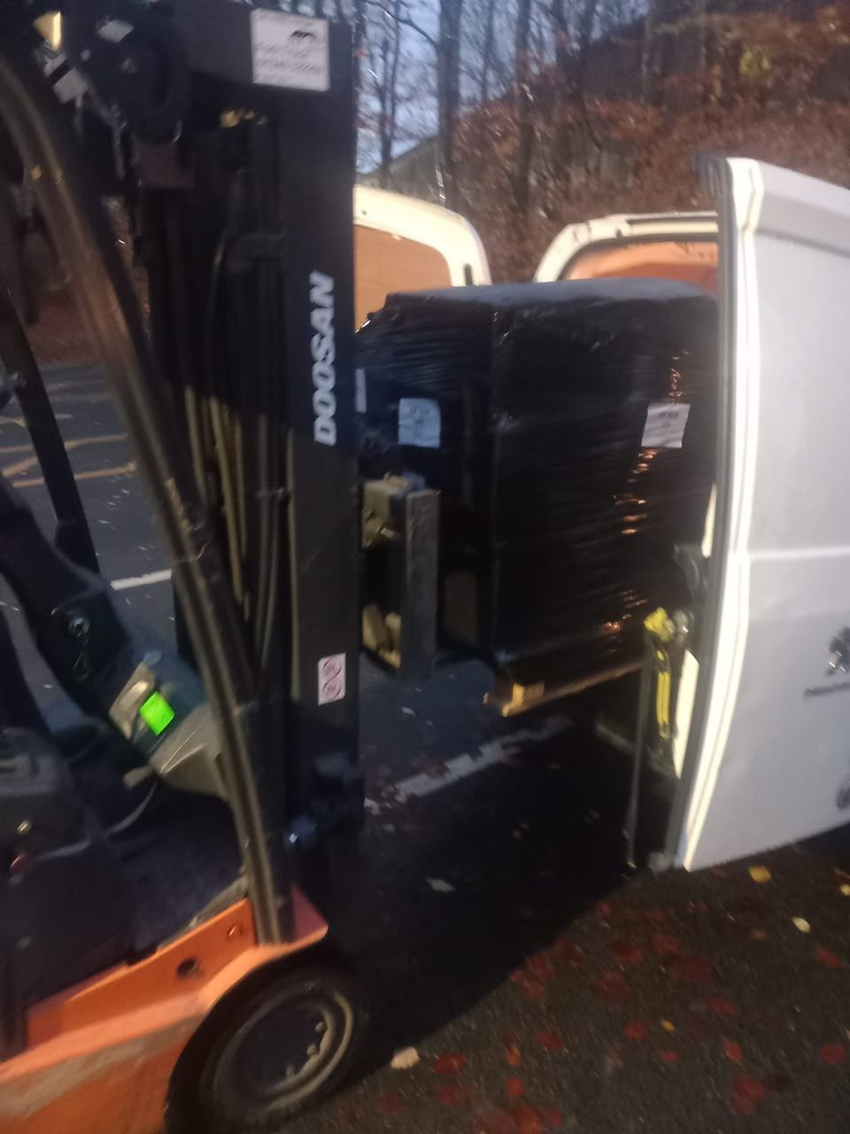 Van packed tightly with a full household of belongings